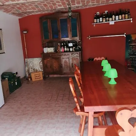 Casa Carolina 住宿加早餐酒店 Castellinaldo