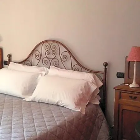 Bed and breakfast Casa Carolina Castellinaldo