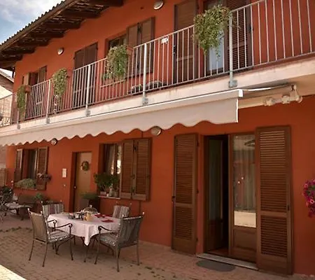 ベッド・アンド・ブレックファスト Casa Carolina Castellinaldo
